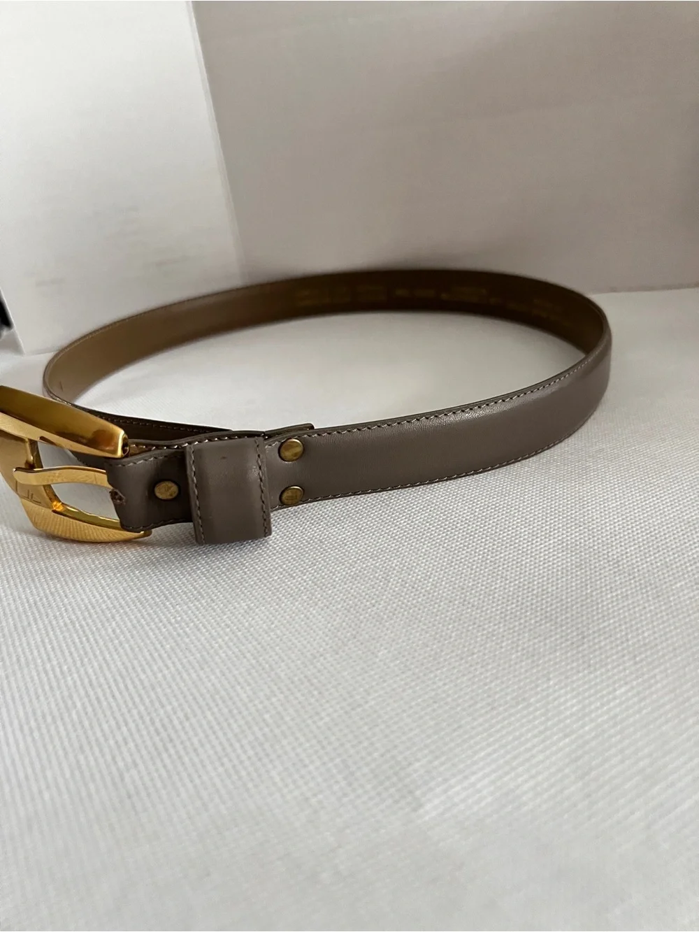 Vintage Liz Claiborne Full-Grain Leather Gray Belt Gold Tone Hardware Buckle M